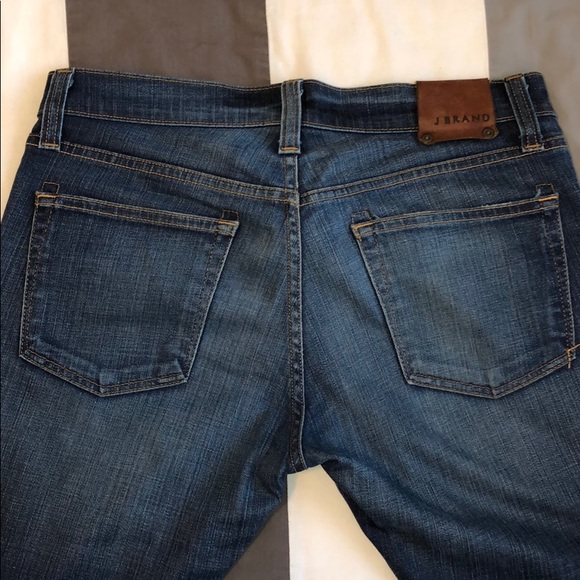 J Brand Kane Medium Wash, straight leg. 30 - Picture 5 of 6